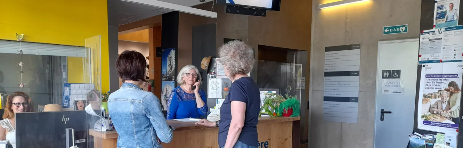 Sur le territoire de la Matheysine, le Département mène différentes actions pour faciliter l’accès aux droits des usagers.