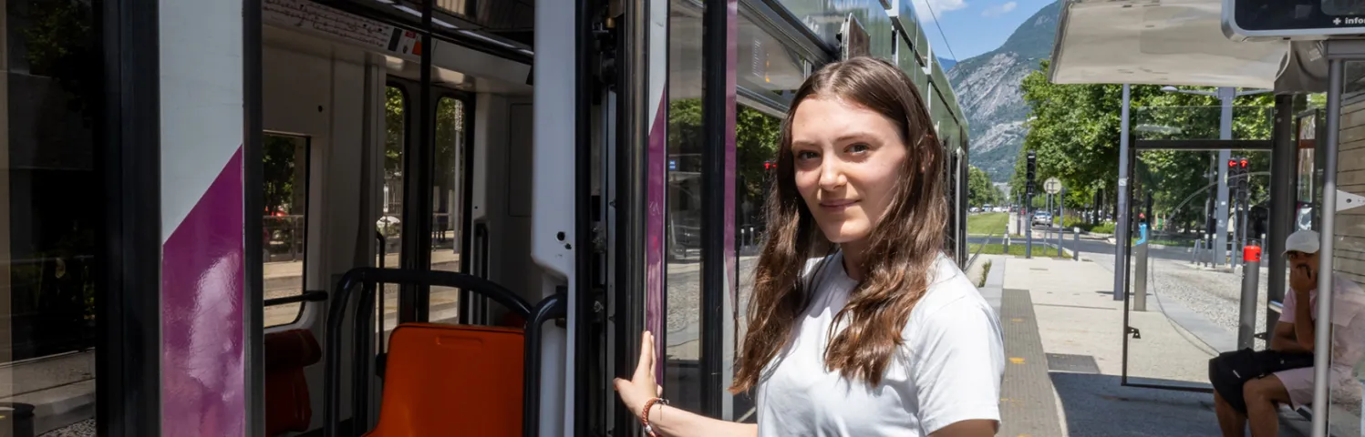 Malgré son handicap, Océane prend désormais les transports en commun en toute autonomie.