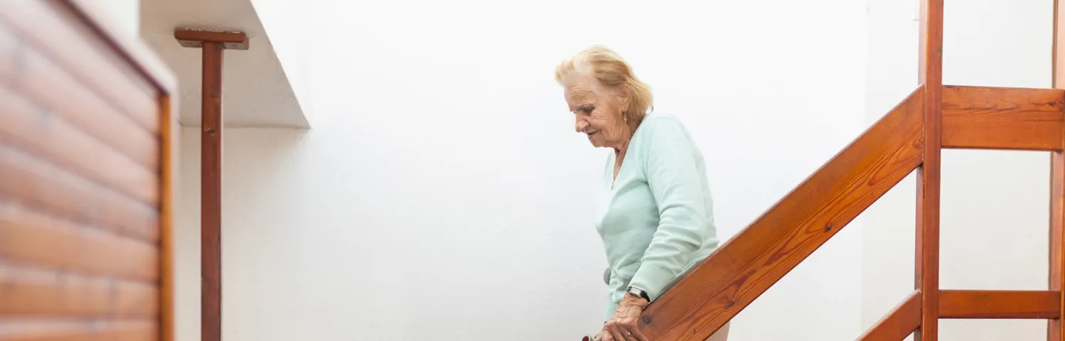 En Isère, six logements sur dix ont au moins un étage et exposent les seniors aux risques d’accident.