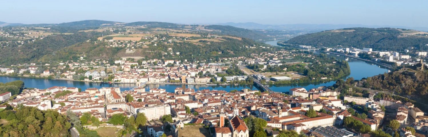 Panorama de Vienne au bord du Rhône.